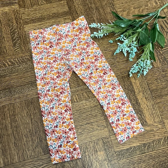 🍭3/$20🍭CHILD OF MINE Orange Leggings - Picture 3 of 3